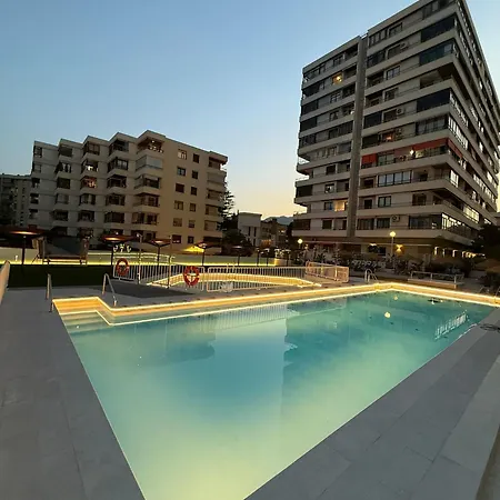 Lägenhet Spacious In The Heart Of La Nogalera Torremolinos